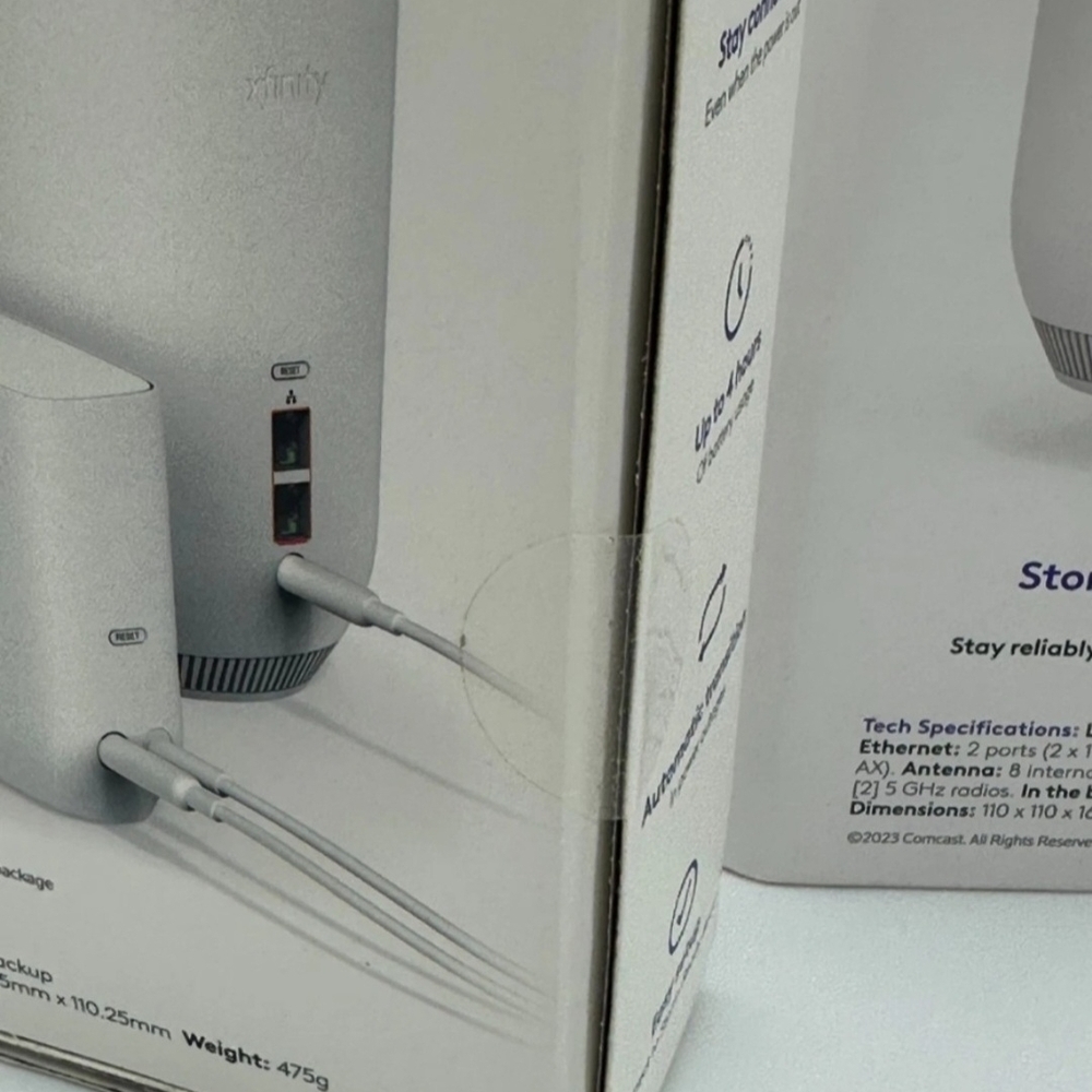 New XFinity White Storm-Ready WiFi Router Bundle With New Backup Battery - Picture 6 of 10